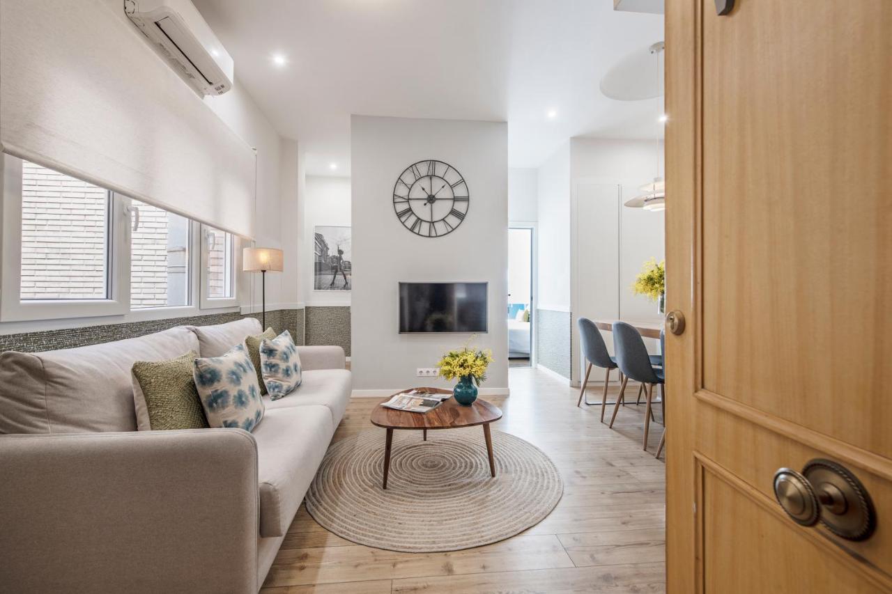 Acogedor Y Centrico Apartamento En Gran Via Madrid Luaran gambar